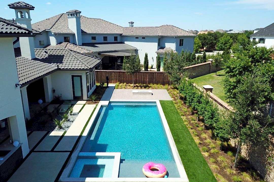 Custom Pool Installation in Dallas Metroplex