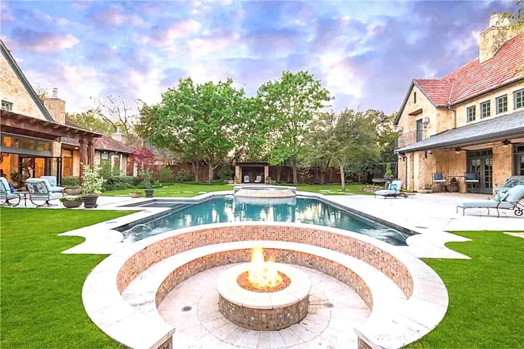 Pool Services in Frisco- New Builds, Remodels and More